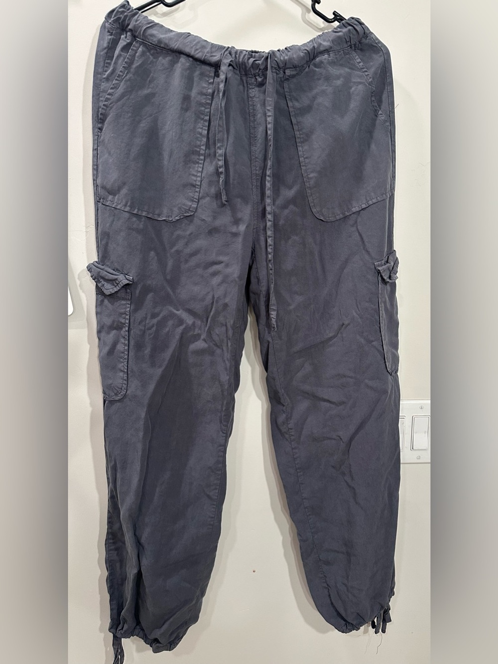 Thread & Supply Women’s Cargo Joggers in Charcoal